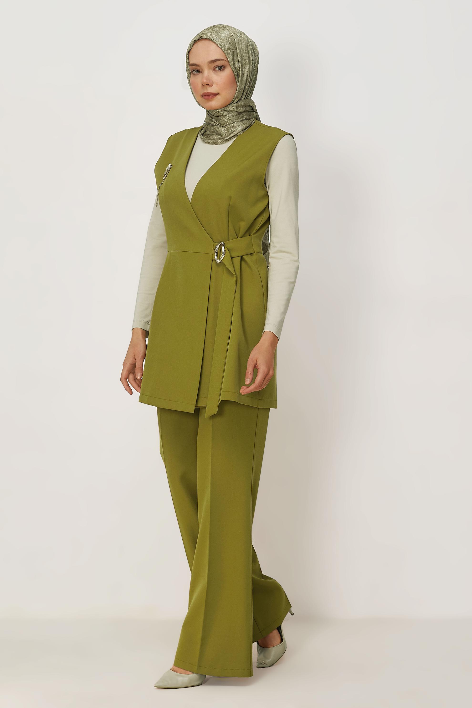 Vêtements hijab VERT ENSEMBLE PANTALON CEINTURÉ AVEC GILET 46443