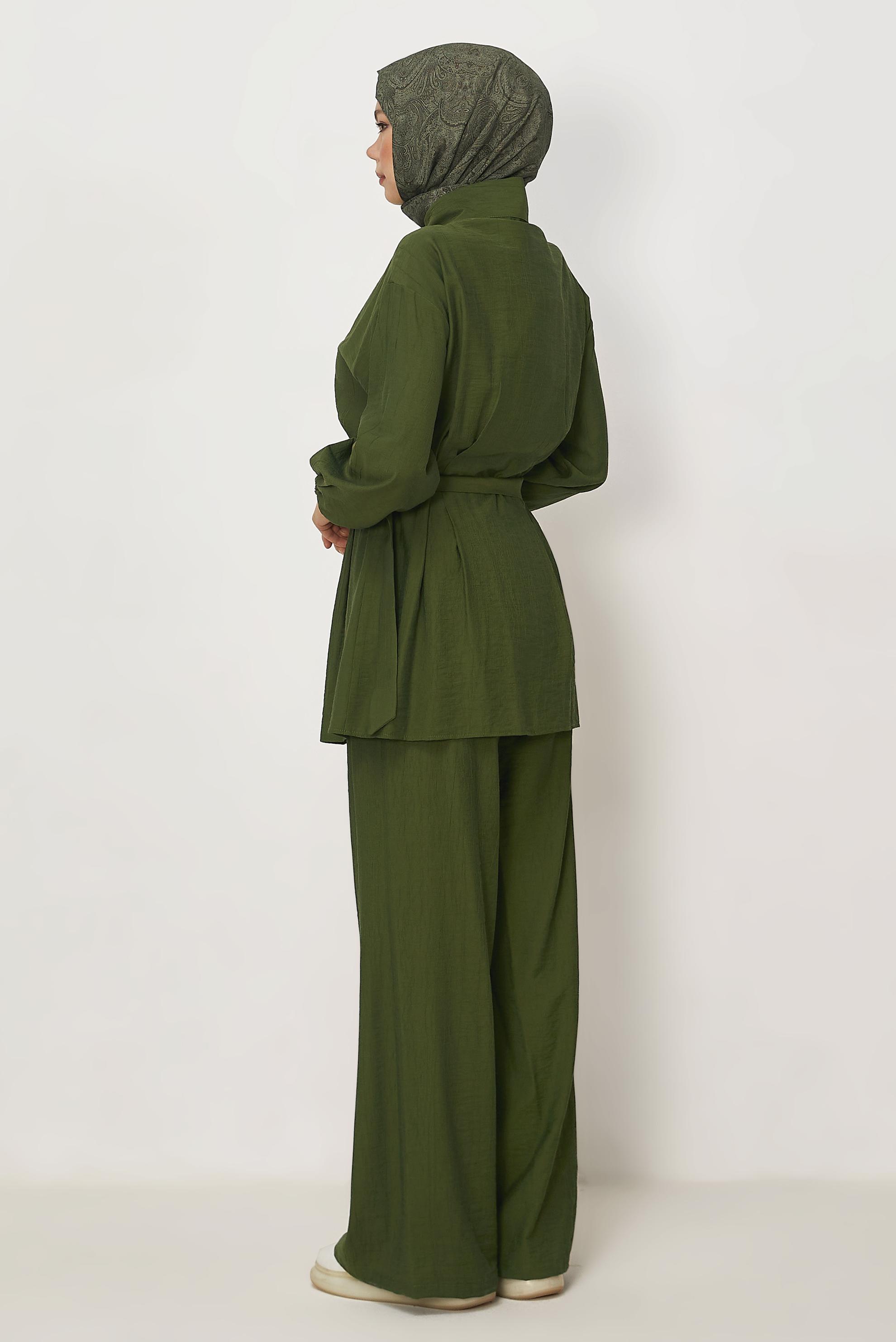 Hijab-Kleidung KHAKI HOSENANZUG MIT GÜRTEL 46486