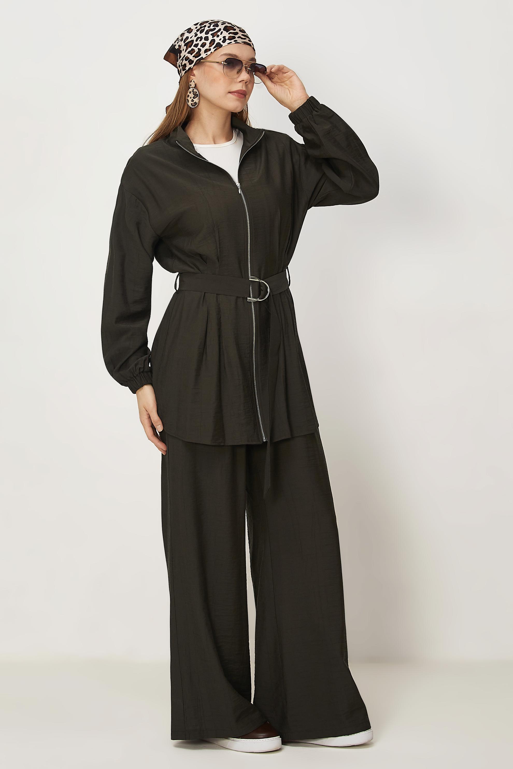 Hijab-Kleidung BRAUN HOSENANZUG MIT GÜRTEL 46486