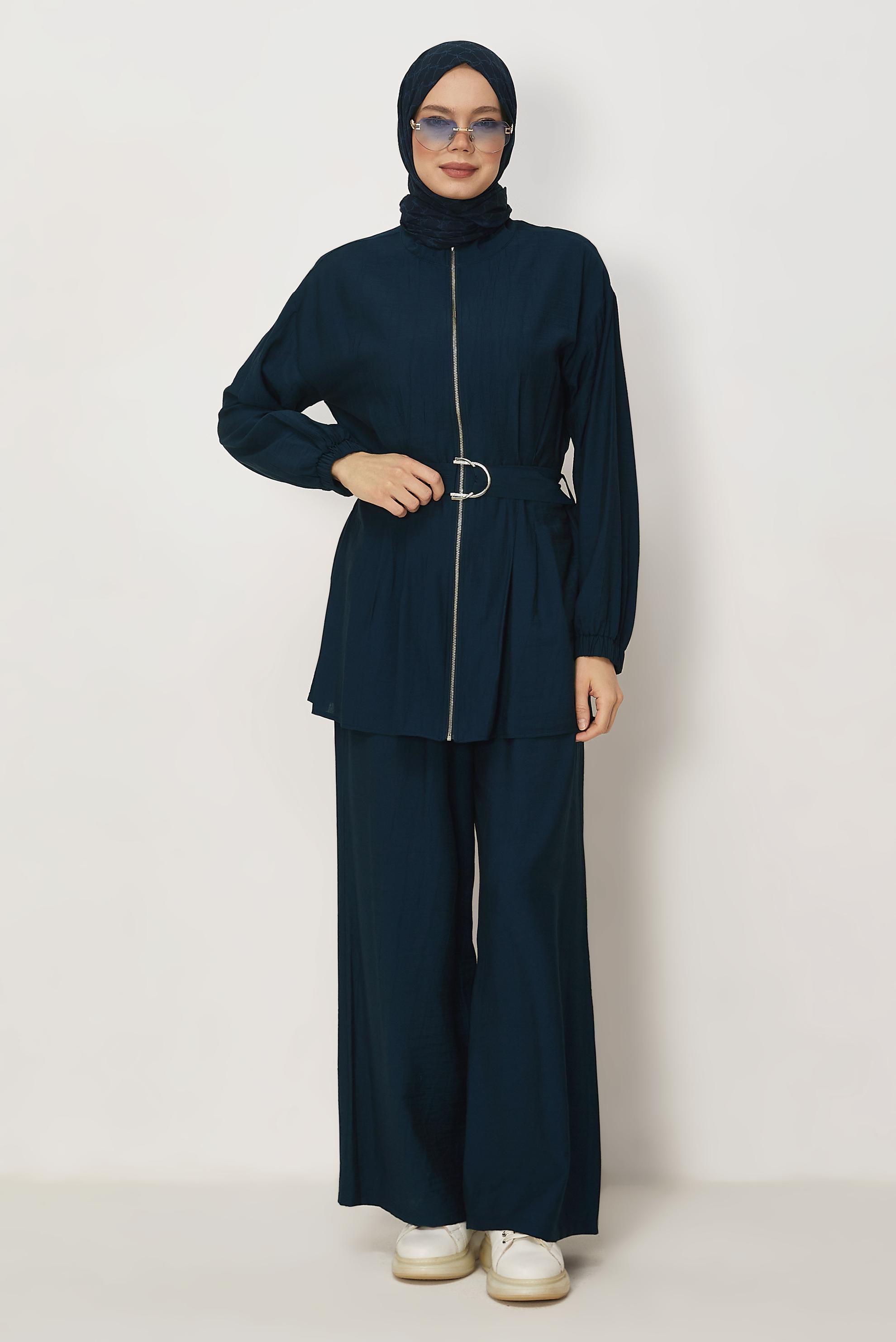 Hijab-Kleidung NAVY BLAU HOSENANZUG MIT GÜRTEL 46486