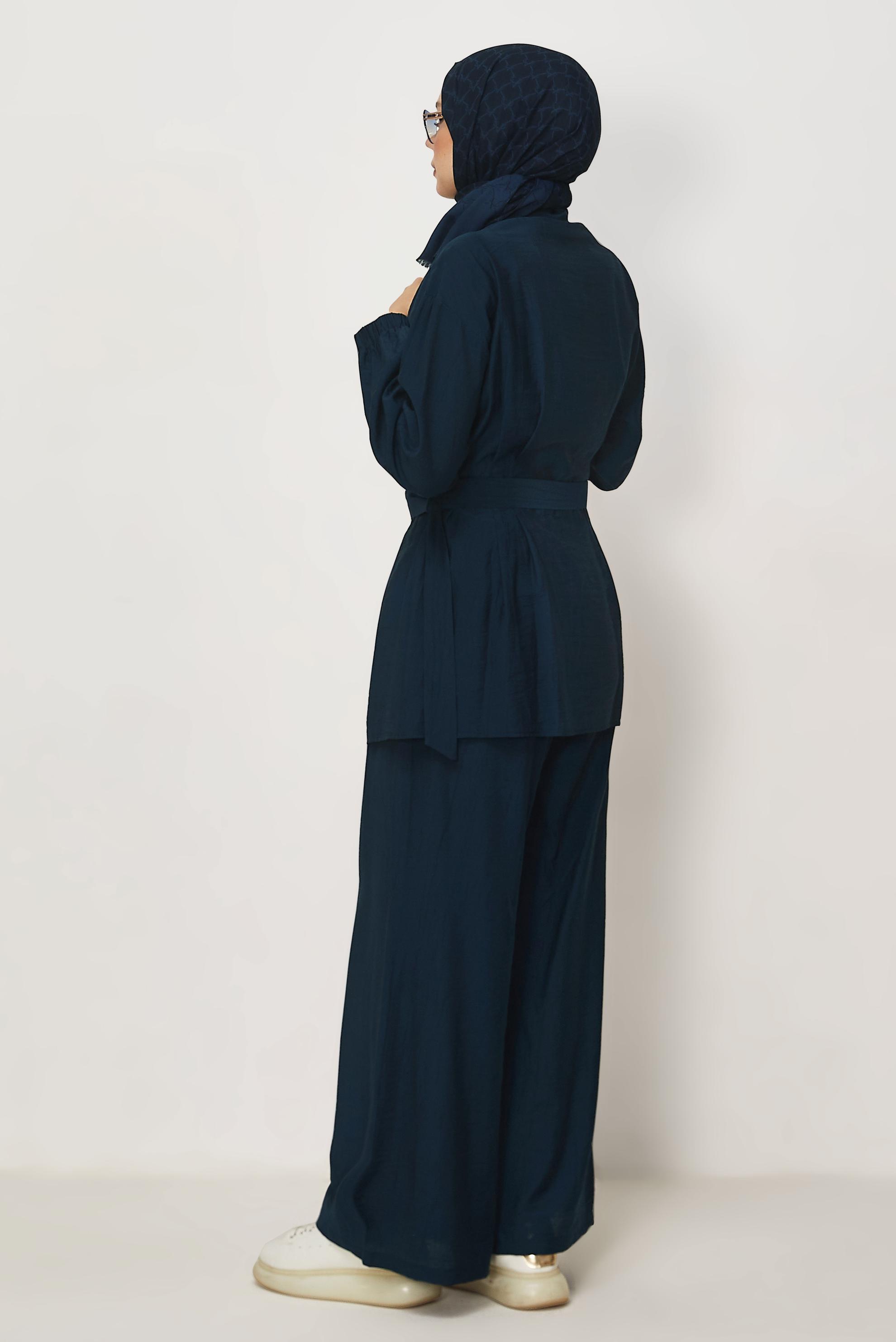 Hijab-Kleidung NAVY BLAU HOSENANZUG MIT GÜRTEL 46486