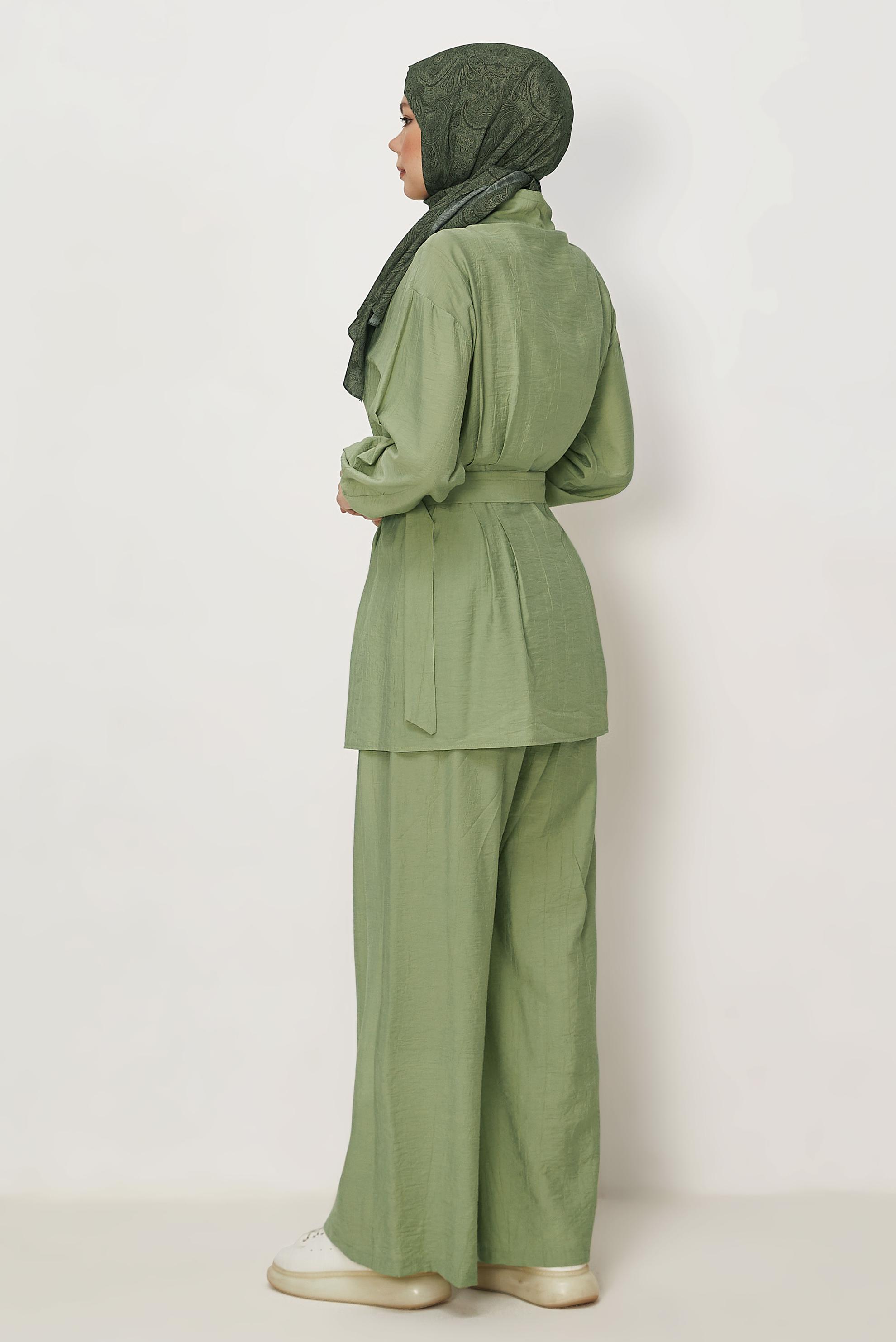 Hijab-Kleidung GRÜN HOSENANZUG MIT GÜRTEL 46486