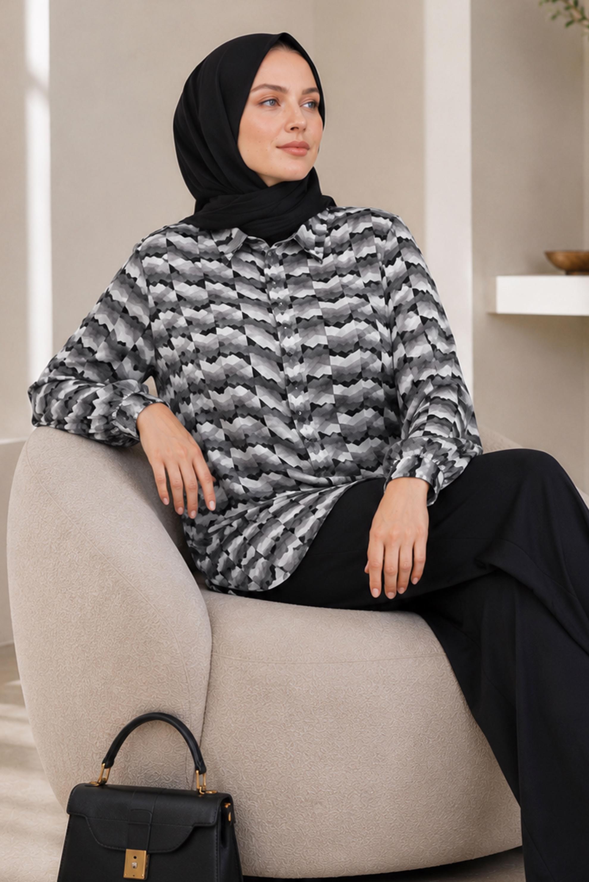 Tesettür giyim SİYAH DESENLİ SATEN TUNİK 20972