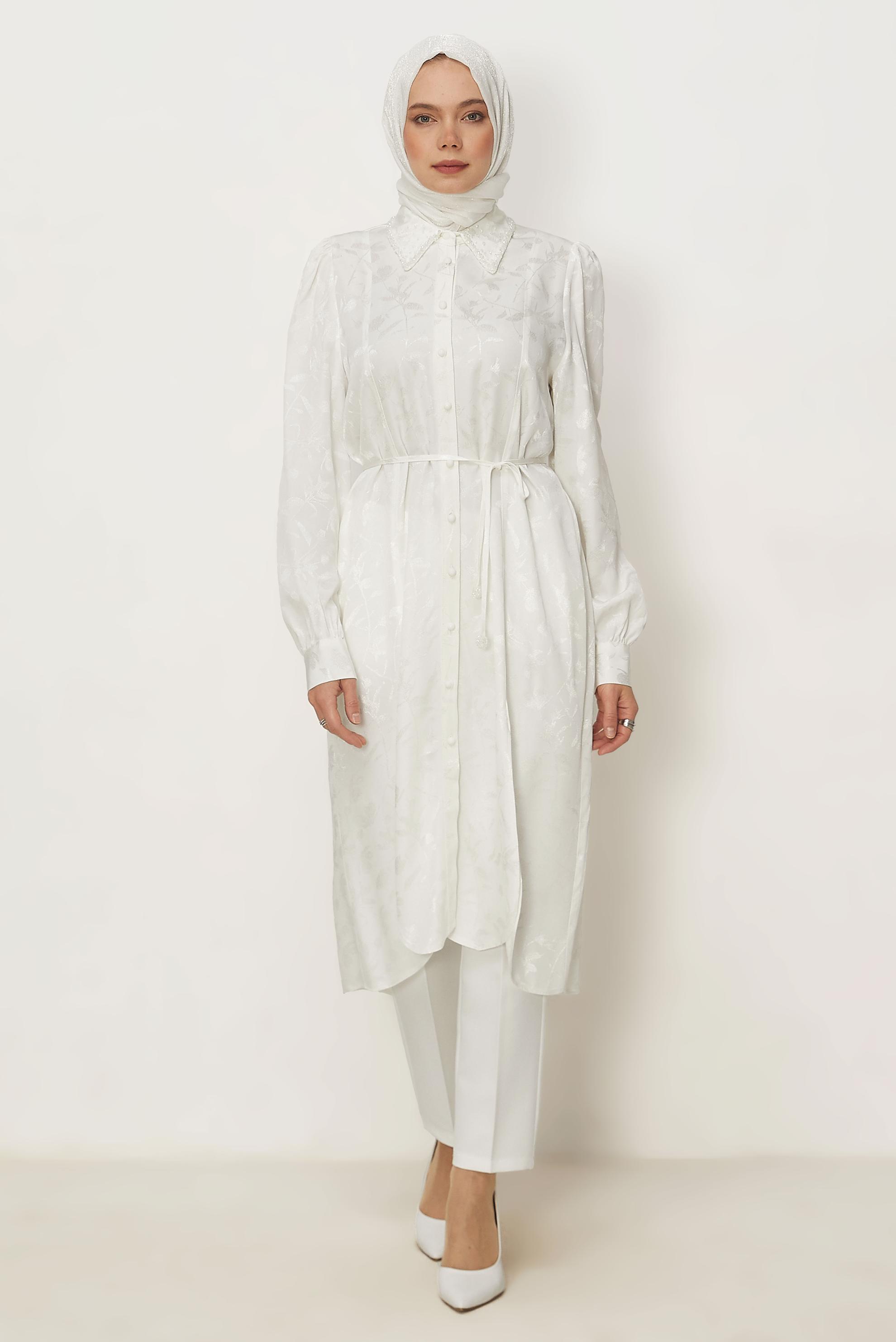 Hijab-Kleidung WEISS JACQUARD-TUNIKA MIT GÜRTEL 46508