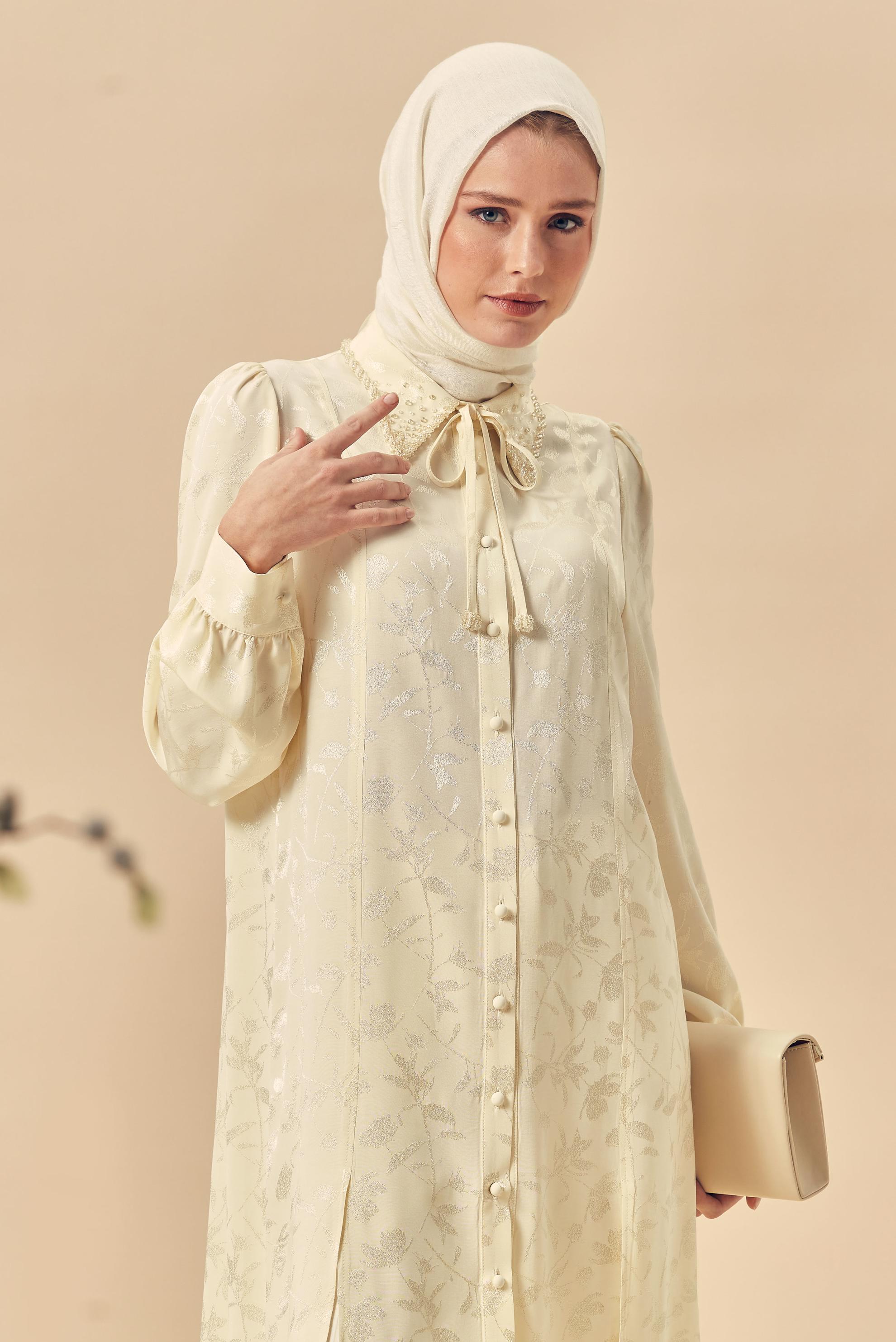 Hijab-Kleidung ECRU JACQUARD-TUNIKA MIT GÜRTEL 46508