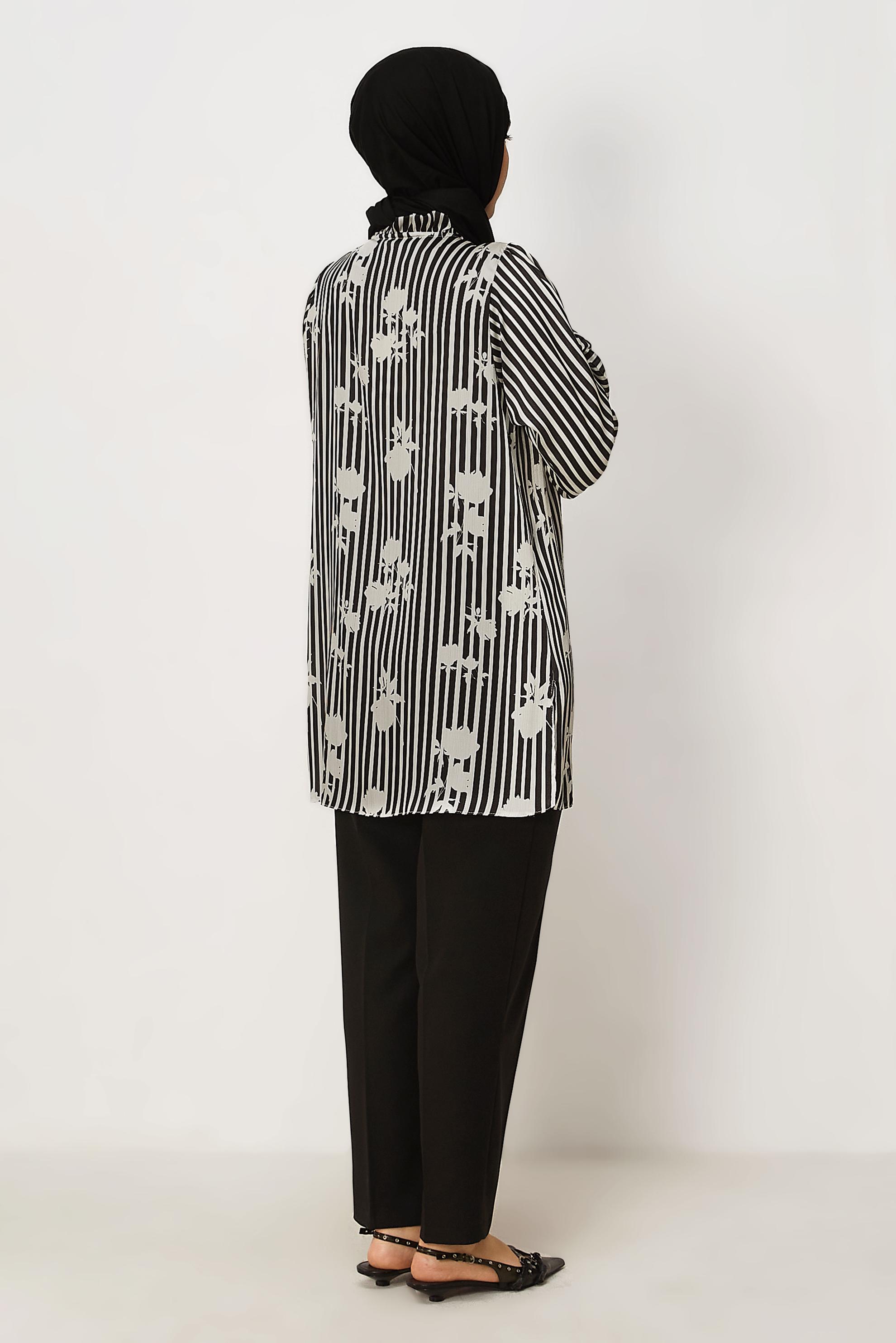 Hijab-Kleidung SCHWARZ GEMUSTERTE SATIN-TUNIKA 46548