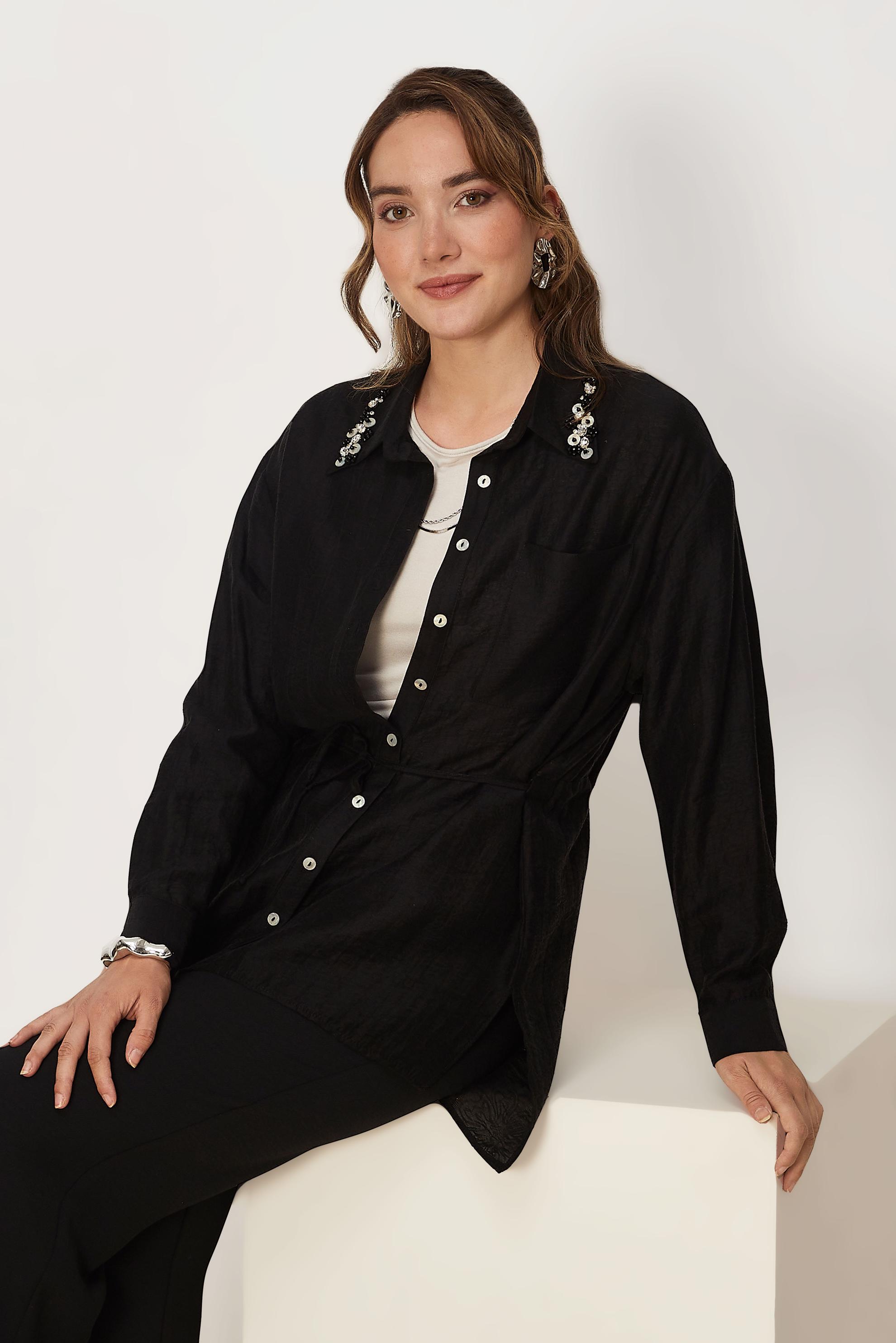 Hijab-Kleidung SCHWARZ JACQUARD-TUNIKA MIT GEBUNDENER TAILLE 46563