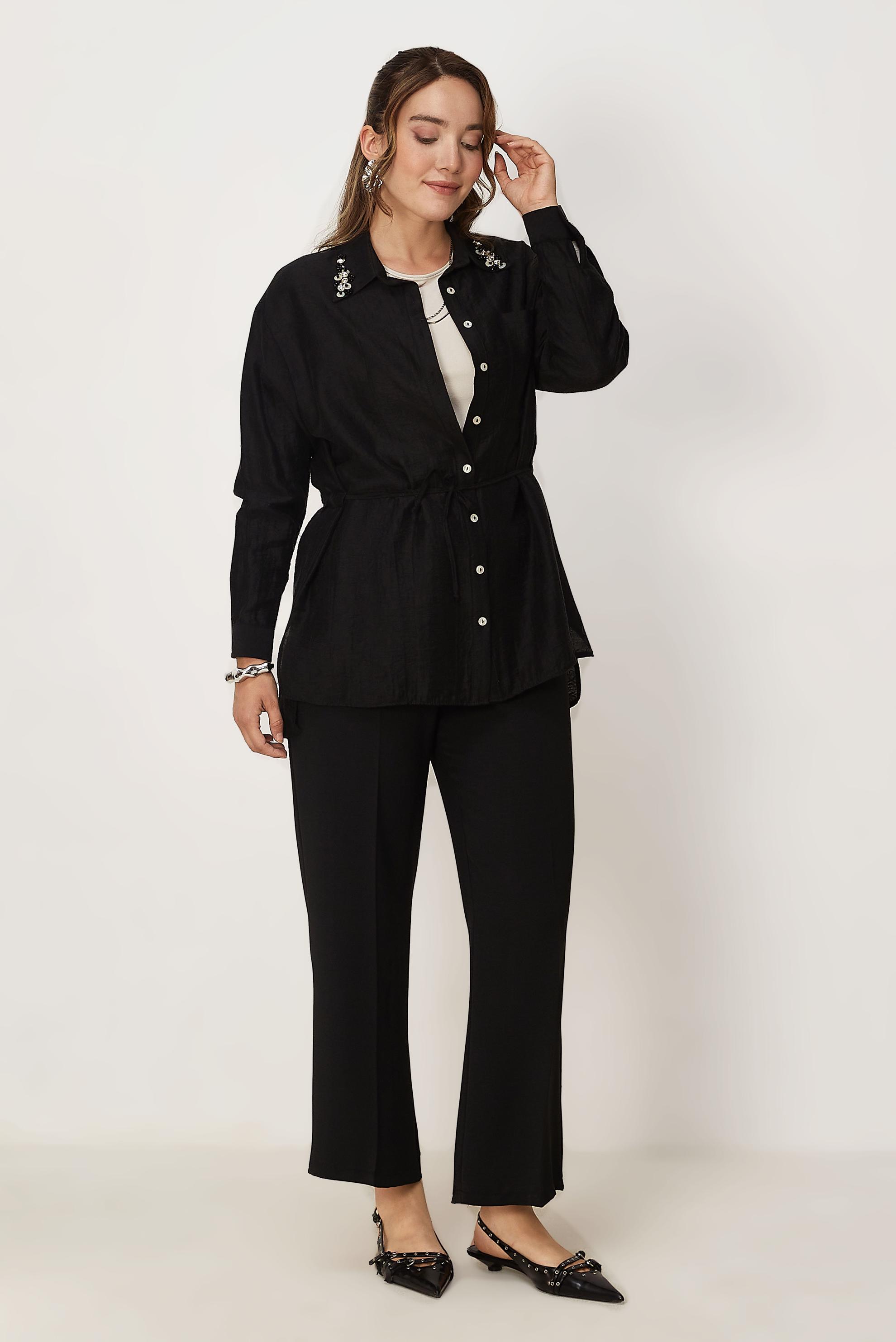Hijab-Kleidung SCHWARZ JACQUARD-TUNIKA MIT GEBUNDENER TAILLE 46563