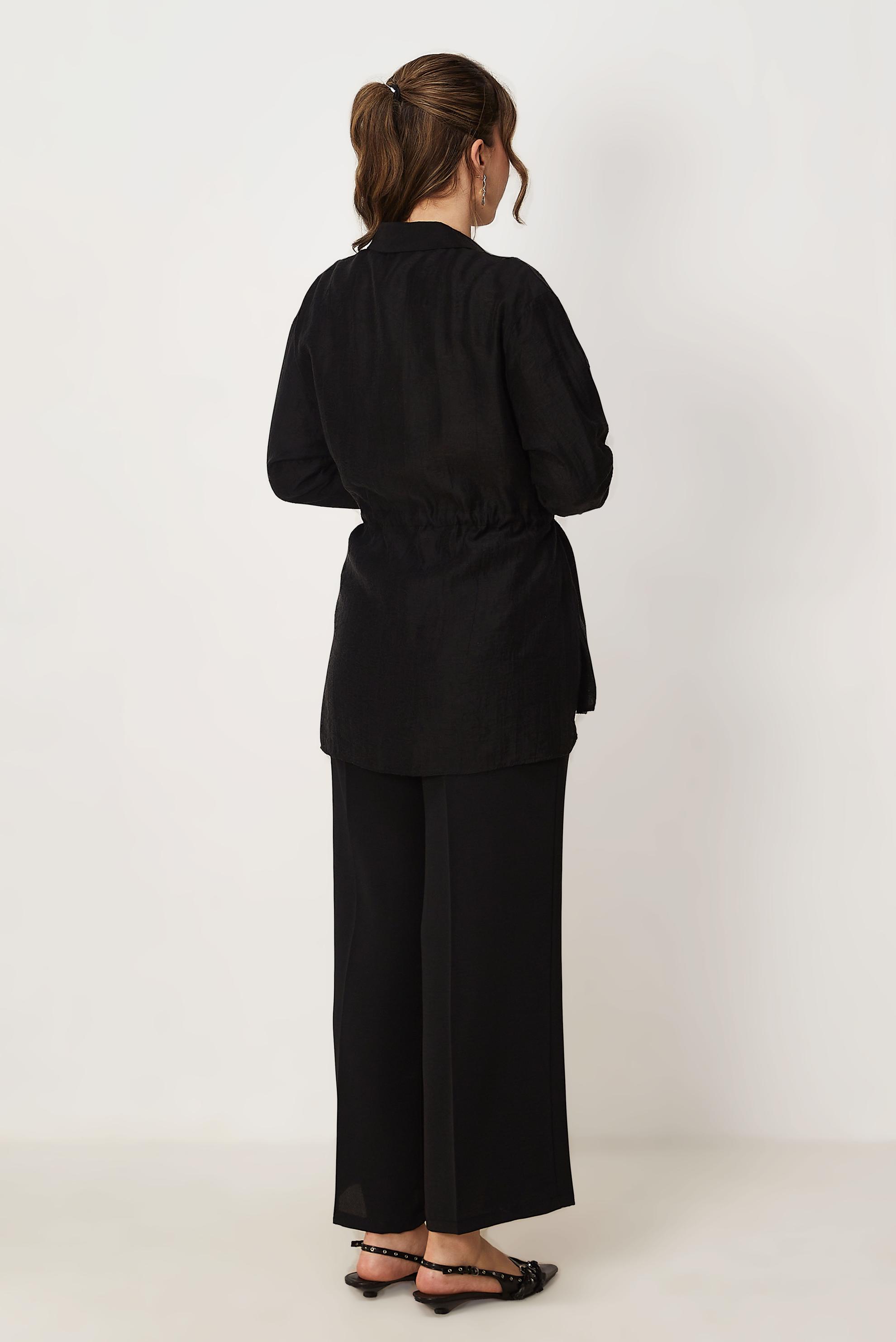 Hijab-Kleidung SCHWARZ JACQUARD-TUNIKA MIT GEBUNDENER TAILLE 46563