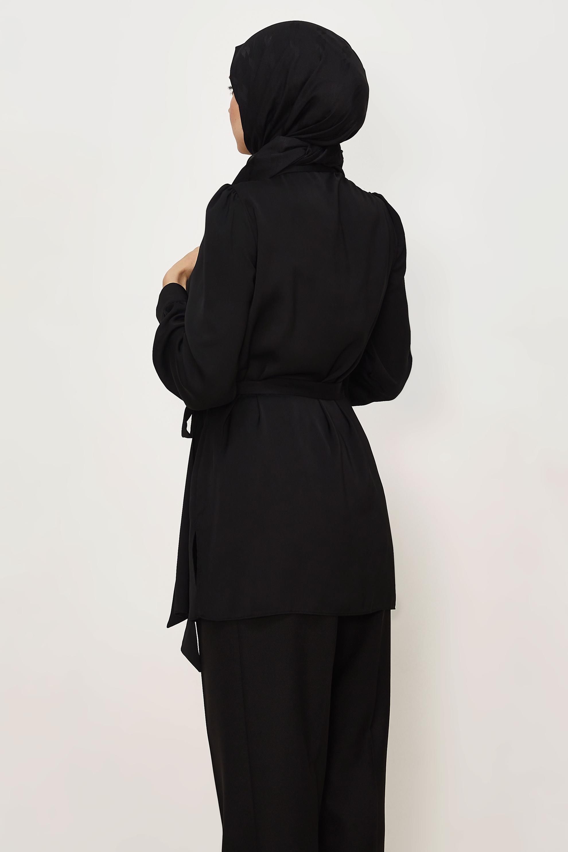 Tesettür giyim SİYAH KUŞAKLI TAŞ DETAYLI TUNİK 46585