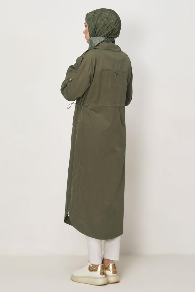 Hijab-Kleidung KHAKI GESMOKTER TAILLEN-TRENCHCOAT 11001 - ALVİNA