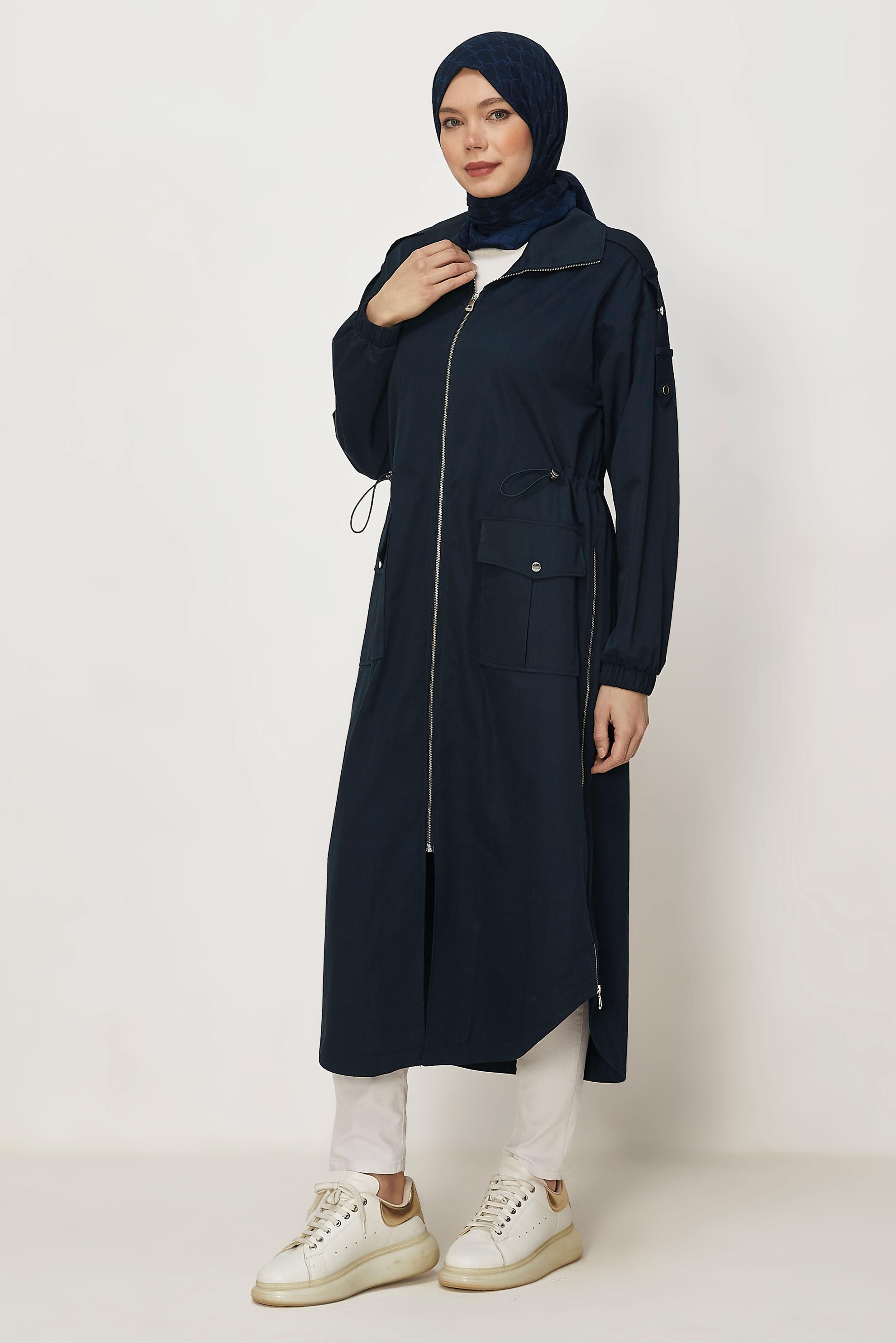 Hijab-Kleidung NAVY BLAU GESMOKTER TAILLEN-TRENCHCOAT 11001