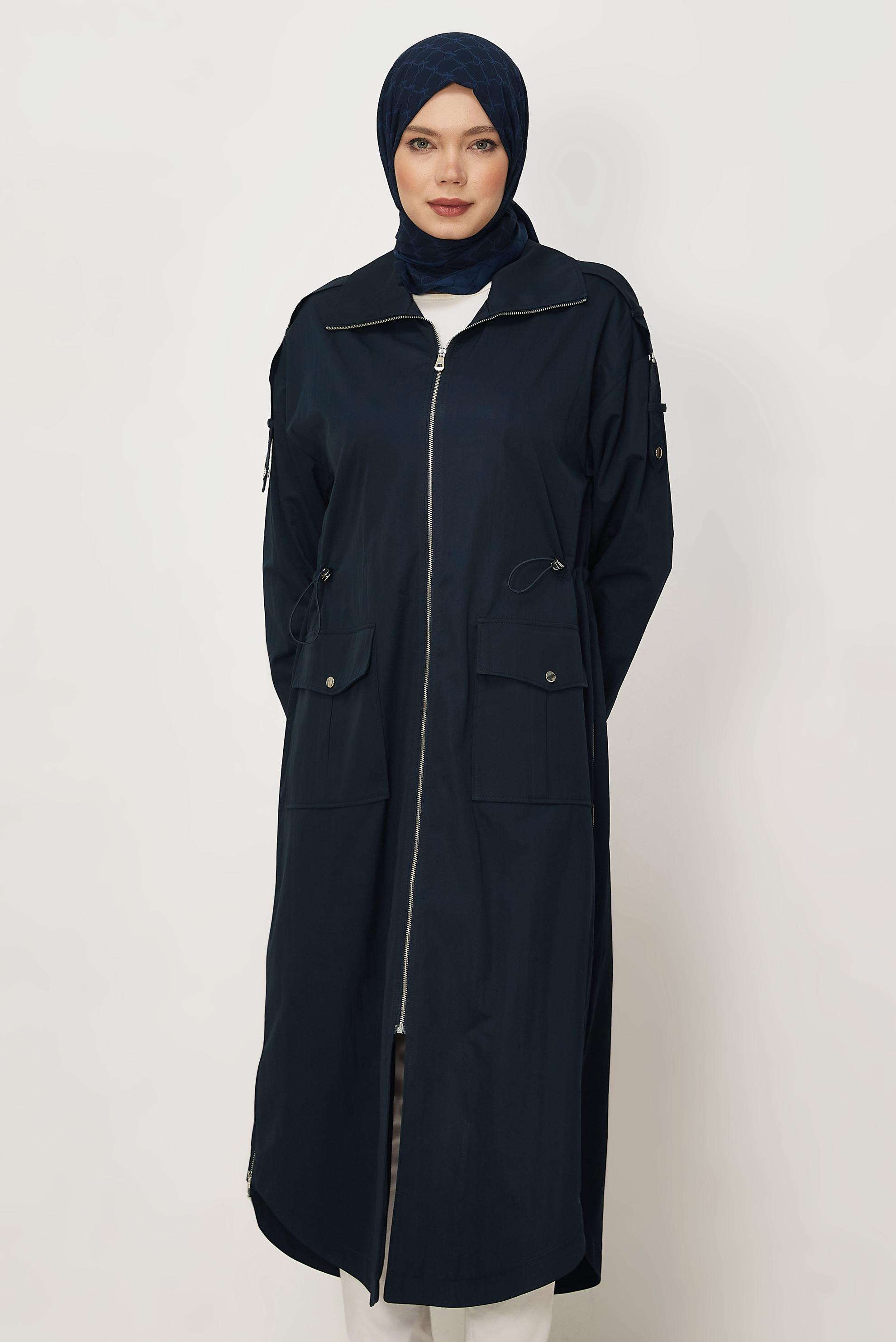 Hijab-Kleidung NAVY BLAU GESMOKTER TAILLEN-TRENCHCOAT 11001
